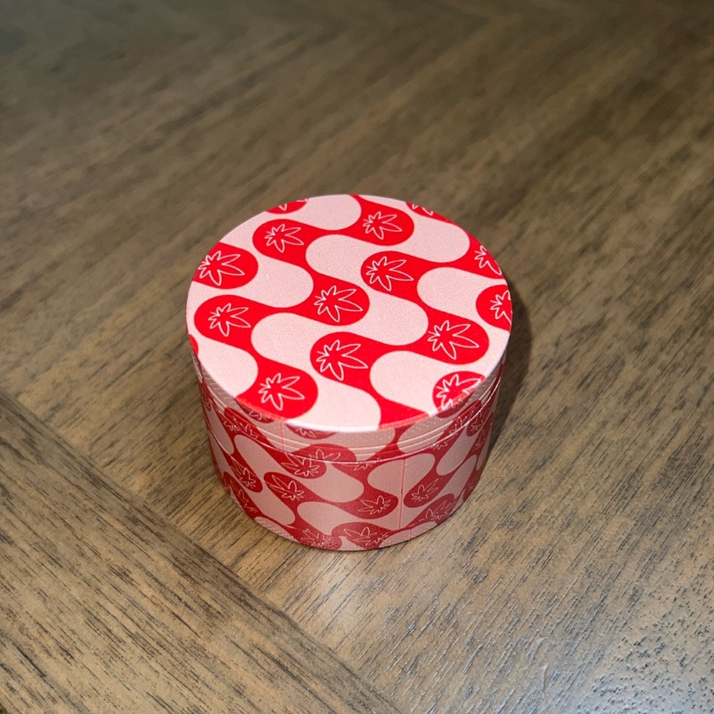 Cute and girly spice grinder for smoker